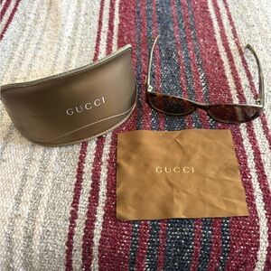 Gucci GG2522/S Tortoise Cat-Eye Sunglasses – Made in Italy w/ Case & Cloth
